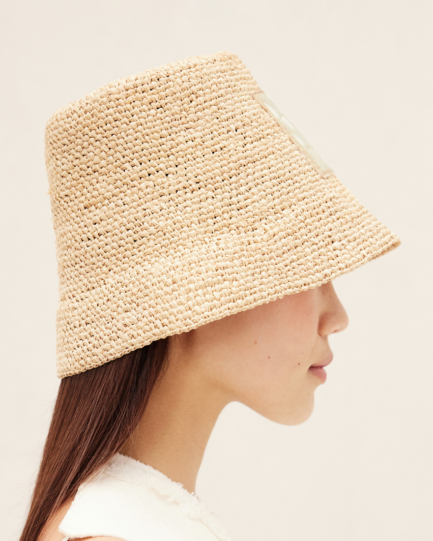 Jacquemus Le Bob Ficiu Bucket Hat In Nude