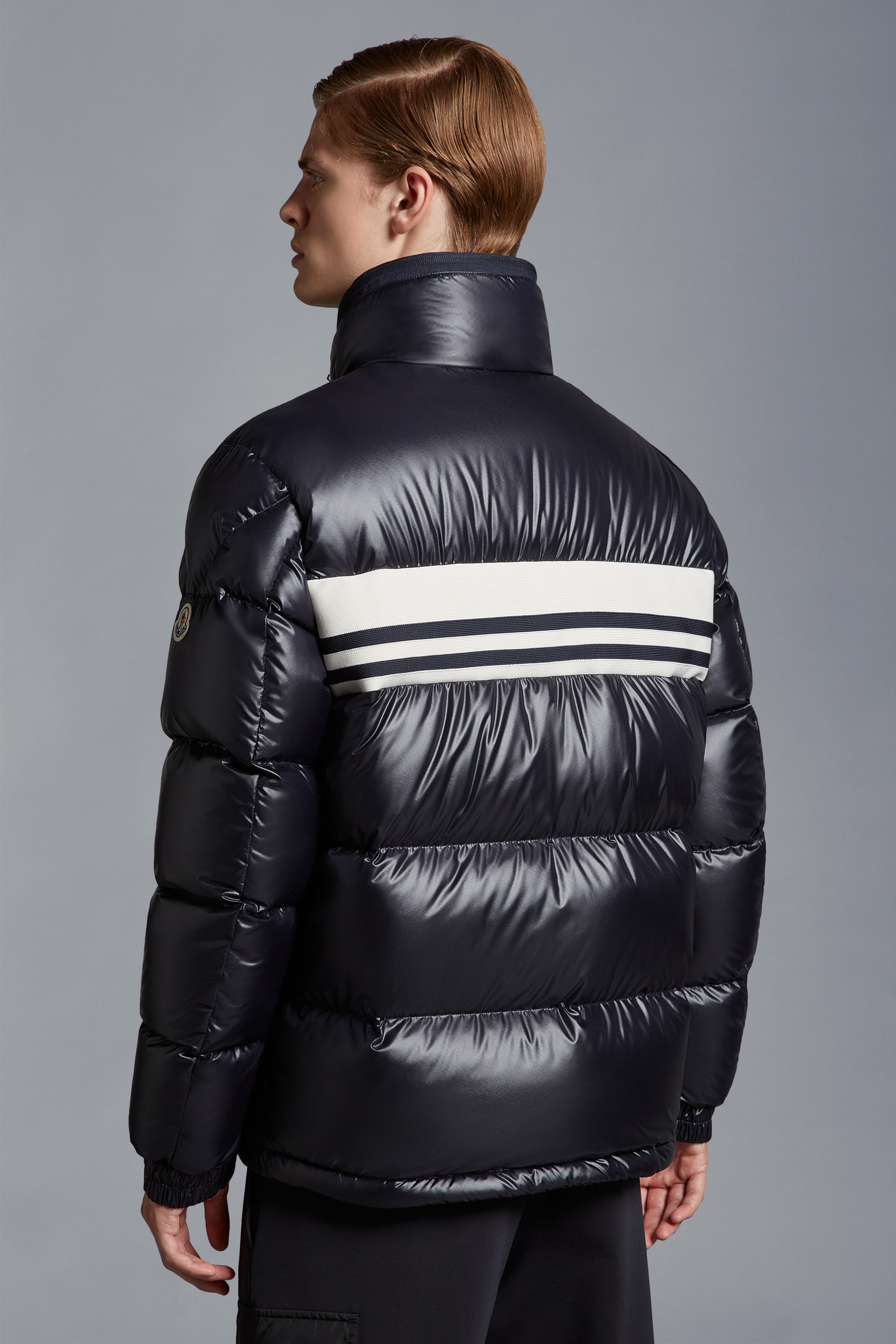 Moncler Logo Embroidered Zip-up Puffer Jacket In Blue