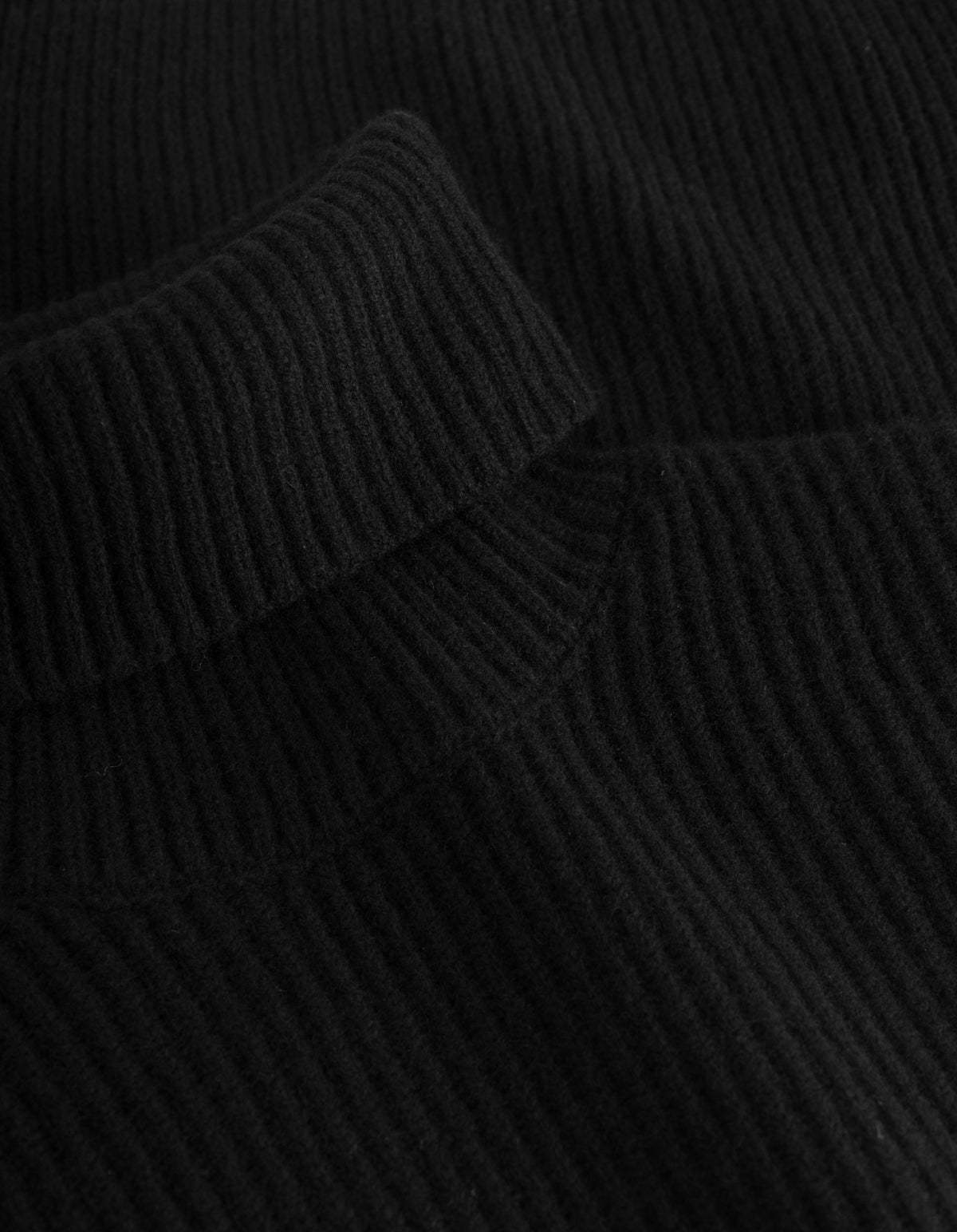 Les Deux Long-sleeved Wool Sweater In Black