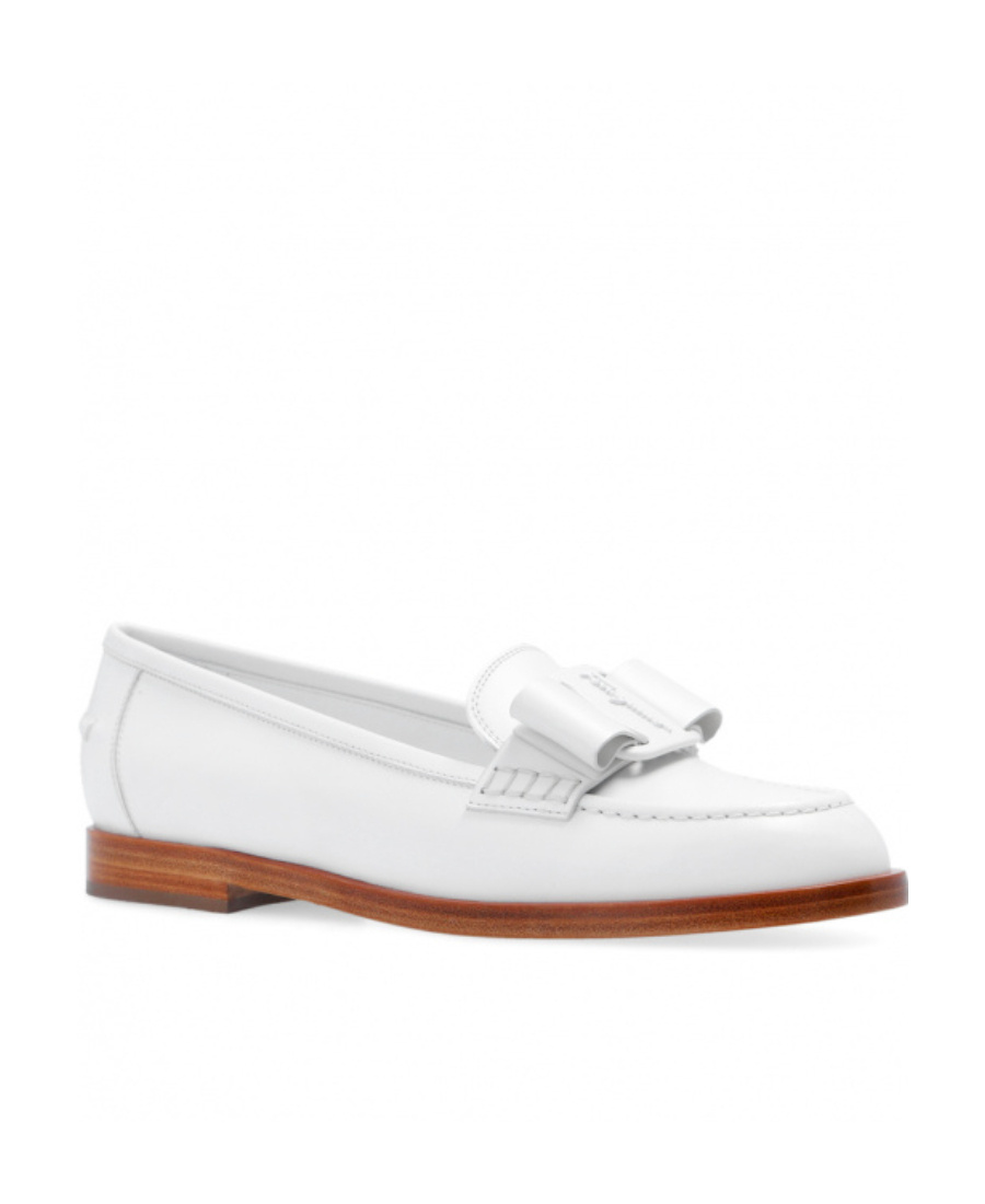 Ferragamo Bowknot Emblem Mocassin Shoes In White