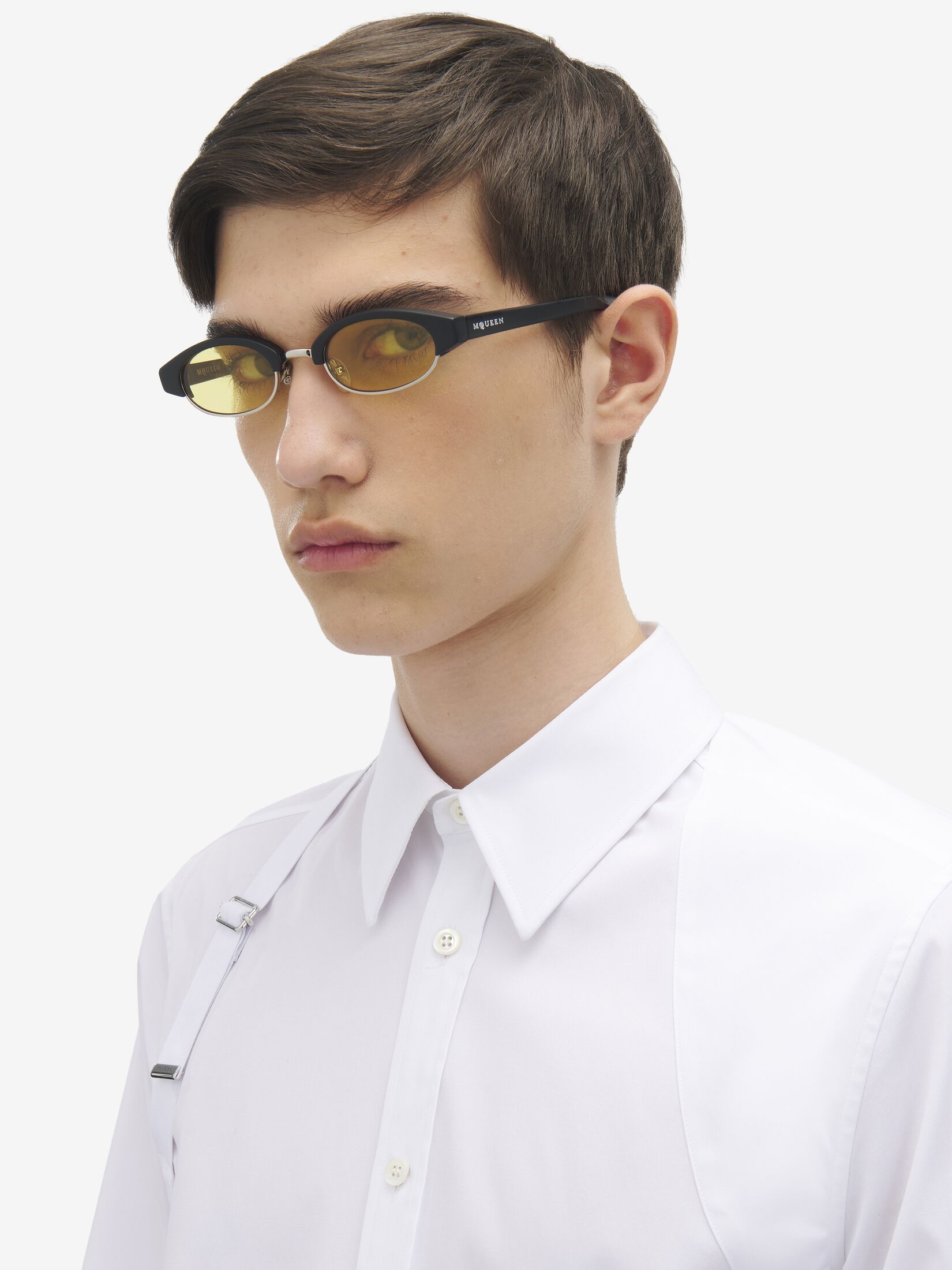 Alexander Mcqueen Geometric Frame Sunglasses In Black