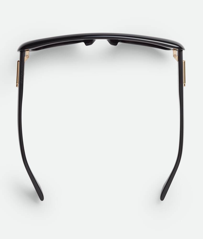 Bottega Veneta Logo Shield Sunglasses In Black