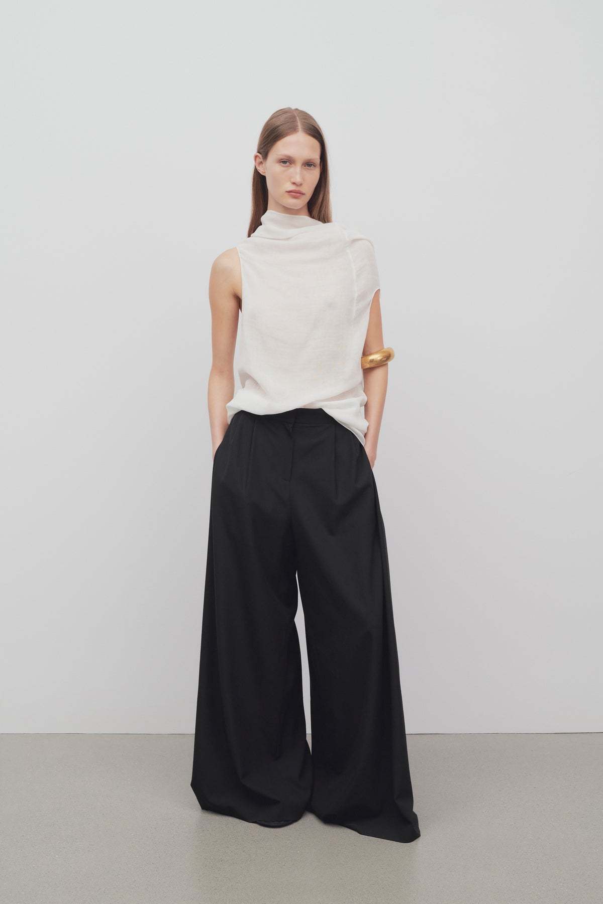 The Row Wool Paras Trousers In Black
