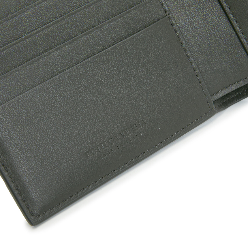 Bottega Veneta Intracciato Short Wallet In Black