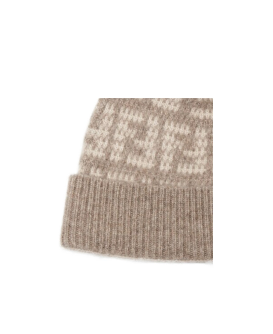 Fendi Ff Intarsia-knit Beanie In Nude