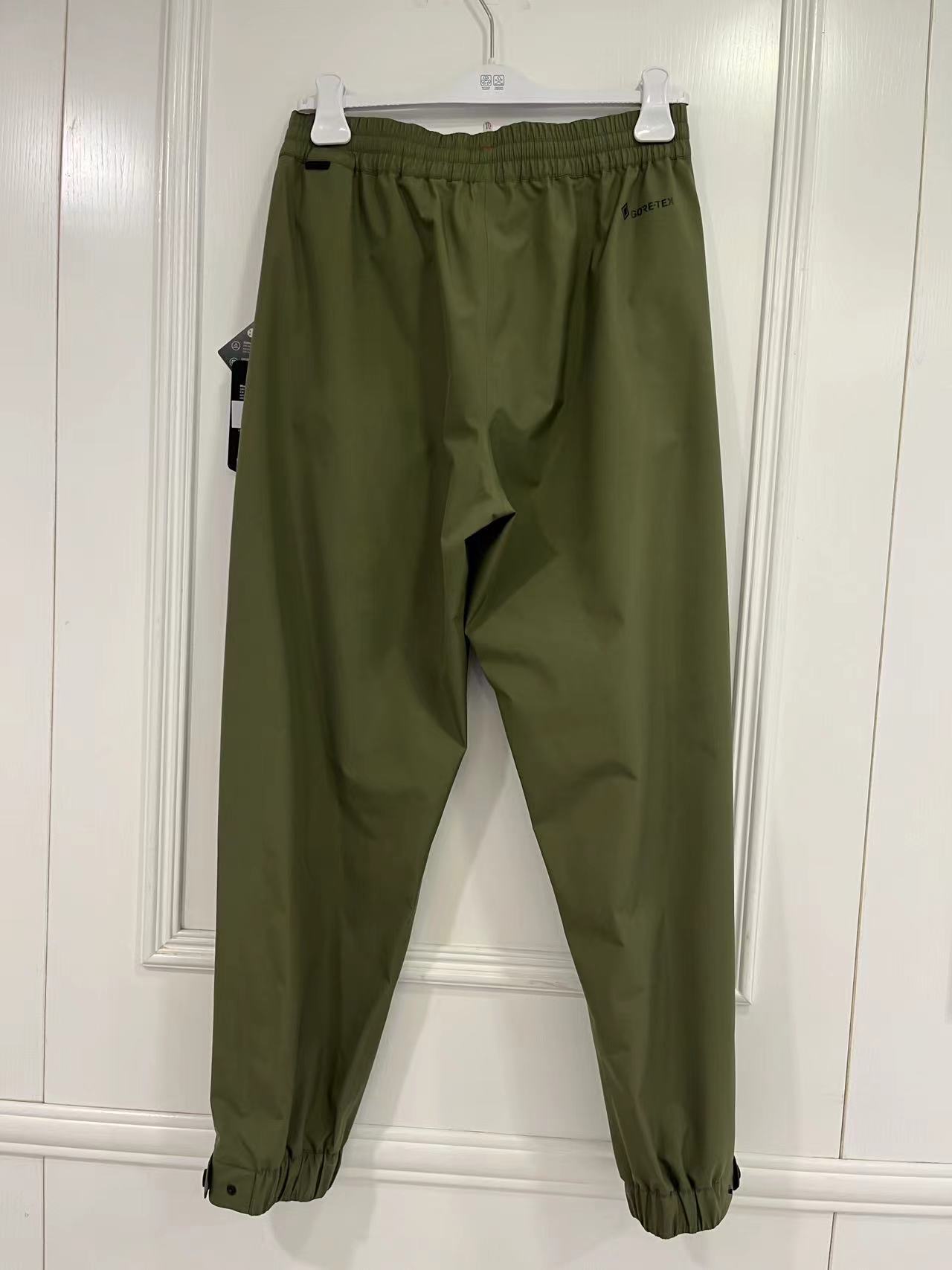 MONCLER GORE-TEX SWEATPANTS 