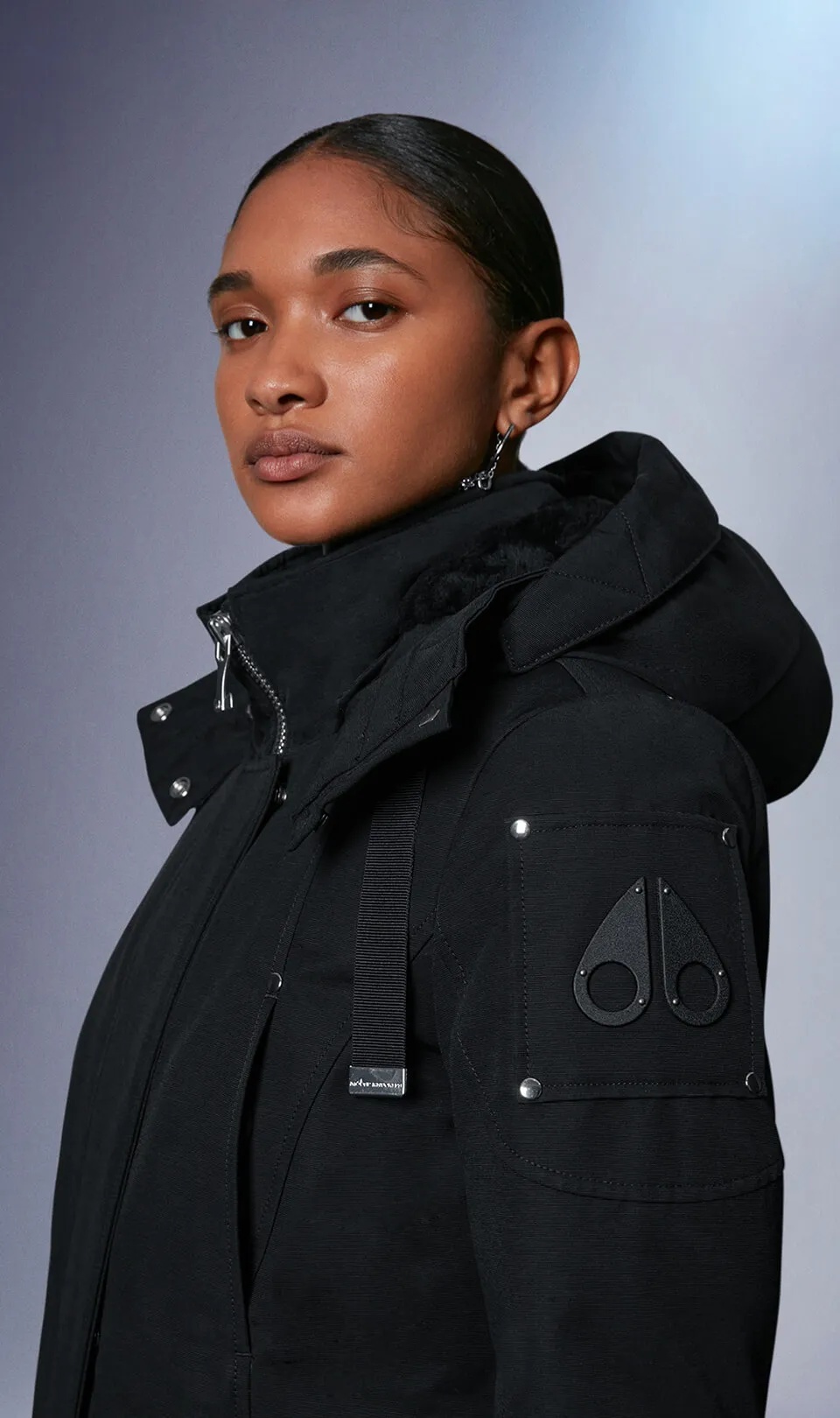 Moose Knuckles Logo Details Parker Down Jacket In Black