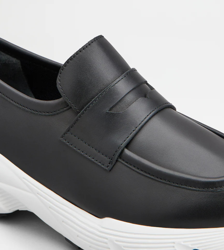 Tod's Leather Penny-slot Sneakers In Black