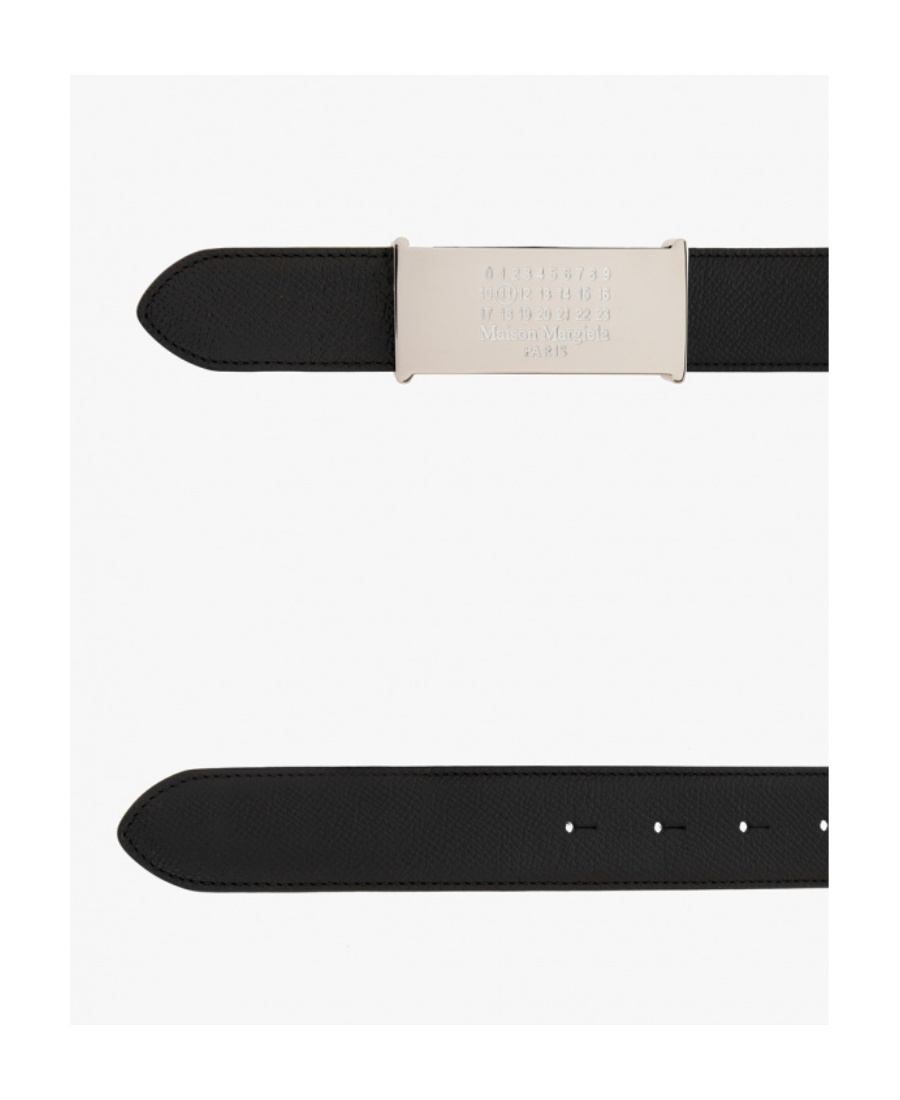 Maison Margiela Logo-plaque Leather Belt In Black