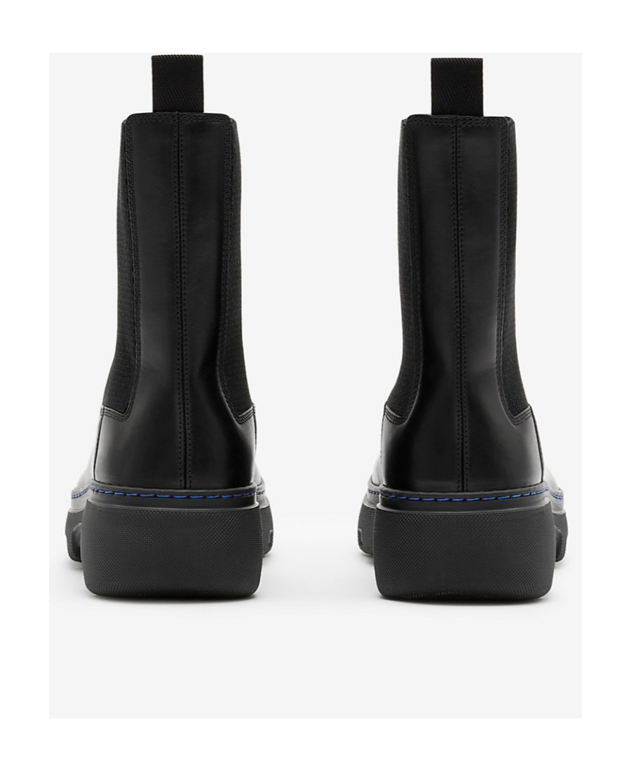 Burberry Round-toe Leather Boots In Black