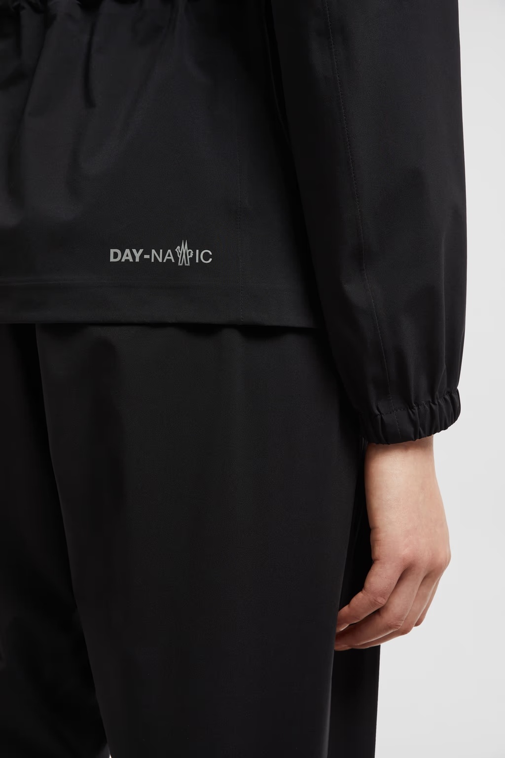Moncler Veste À Capuche Imperméable Valles In Black