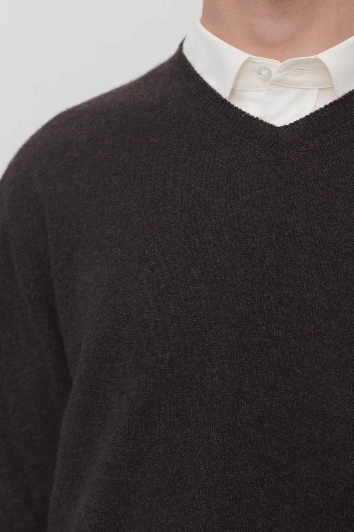 The Row Rod Cashmere Sweater In Brown