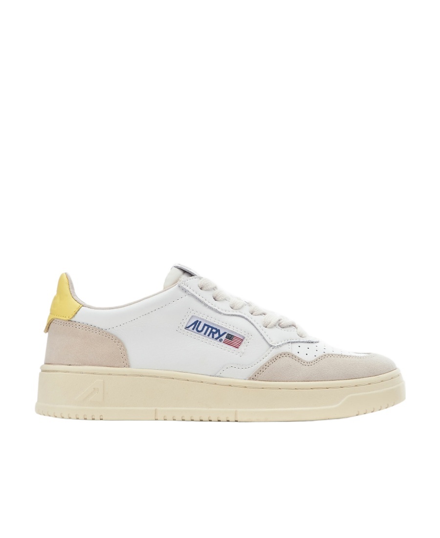 Autry 01 Sneakers In White Suede And Leather In Nude