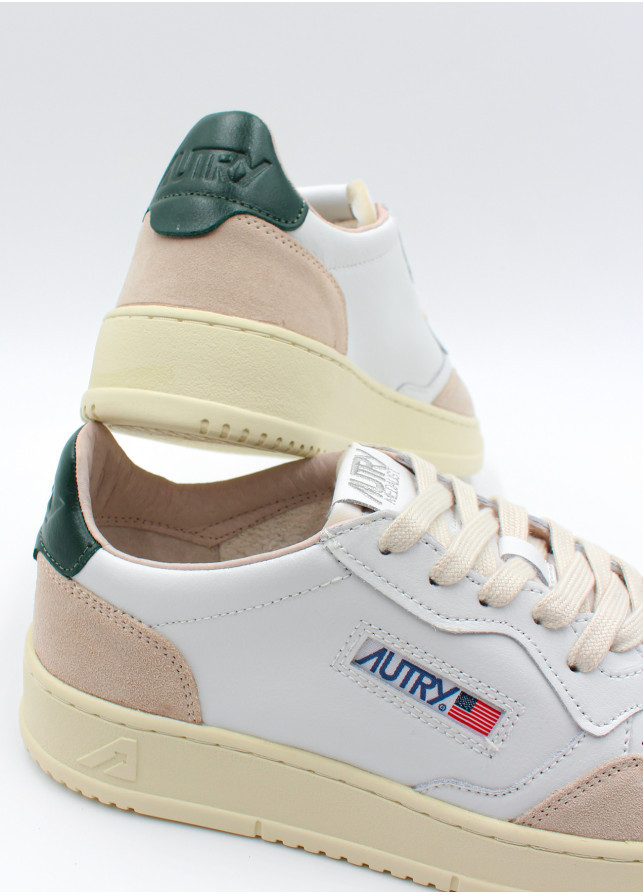 Autry Leather Medalist Low Sneakers In White
