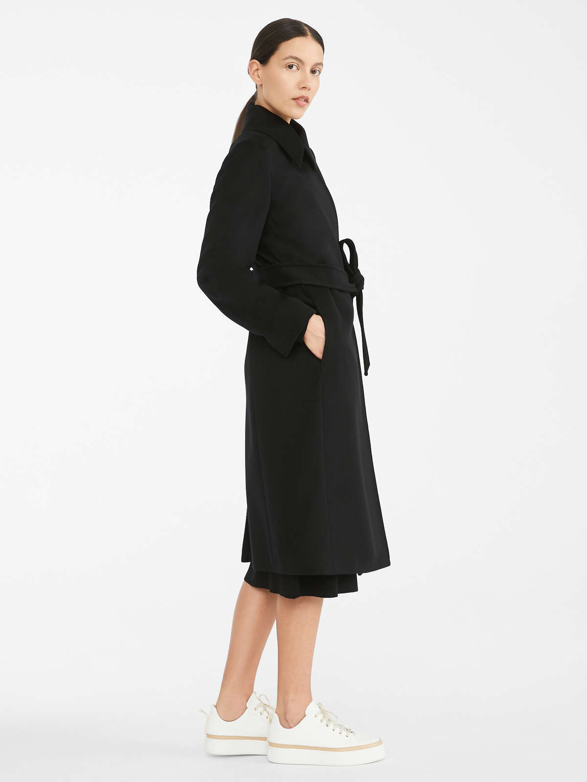 Max Mara Coat With Belted Waist And Side Pockets In Black