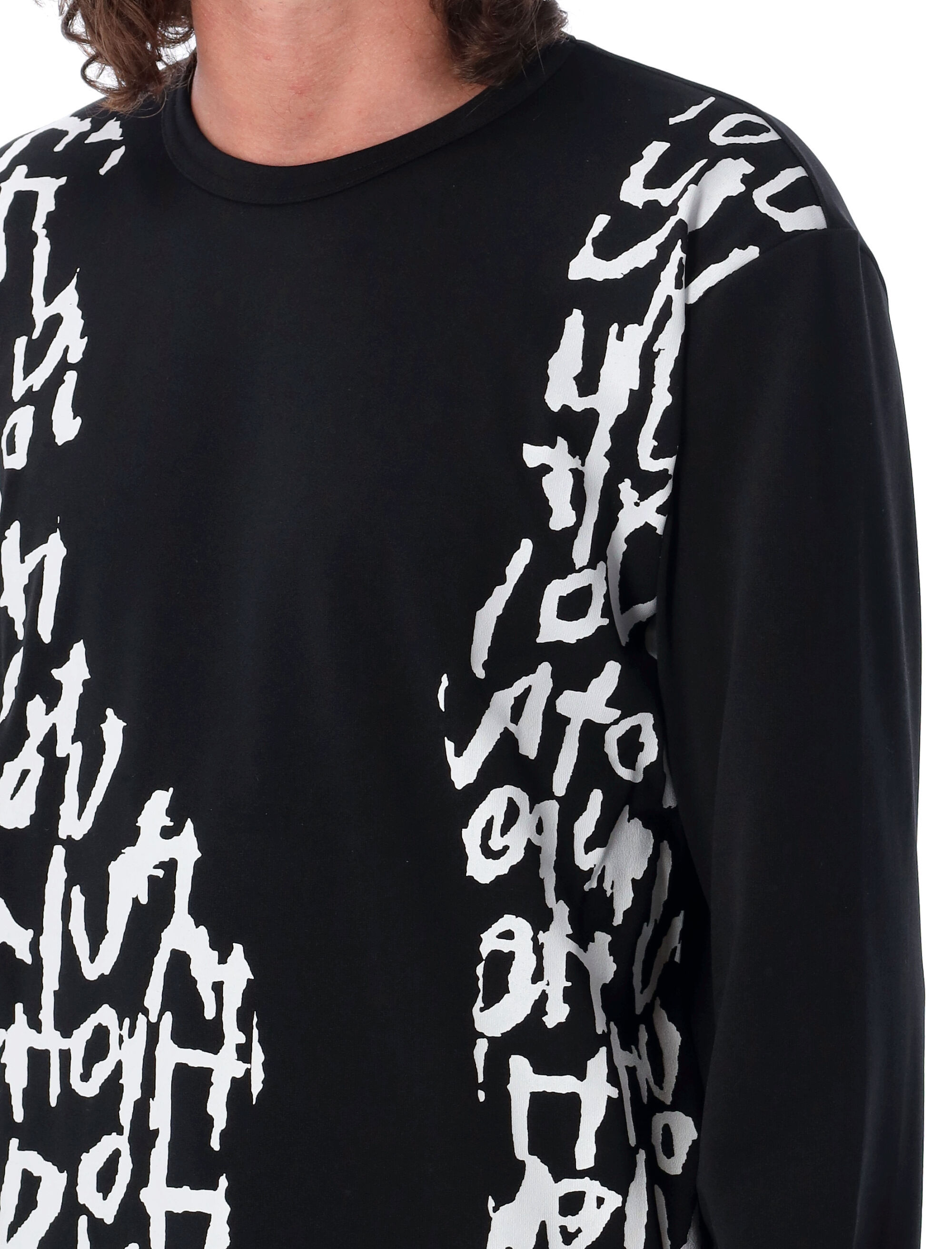 Comme Des Garçons T-shirt With Round Neck And Long Sleeves In Black