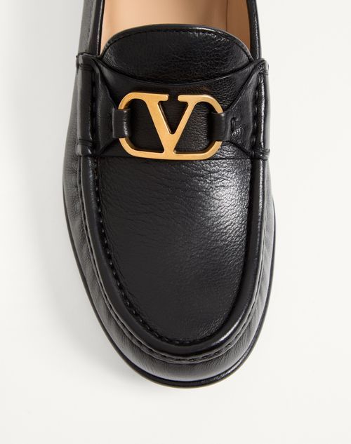 Valentino Logo Loafers In Black
