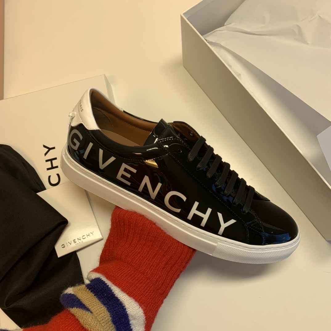 Givenchy Urban Street Logo-print Sneakers In Black
