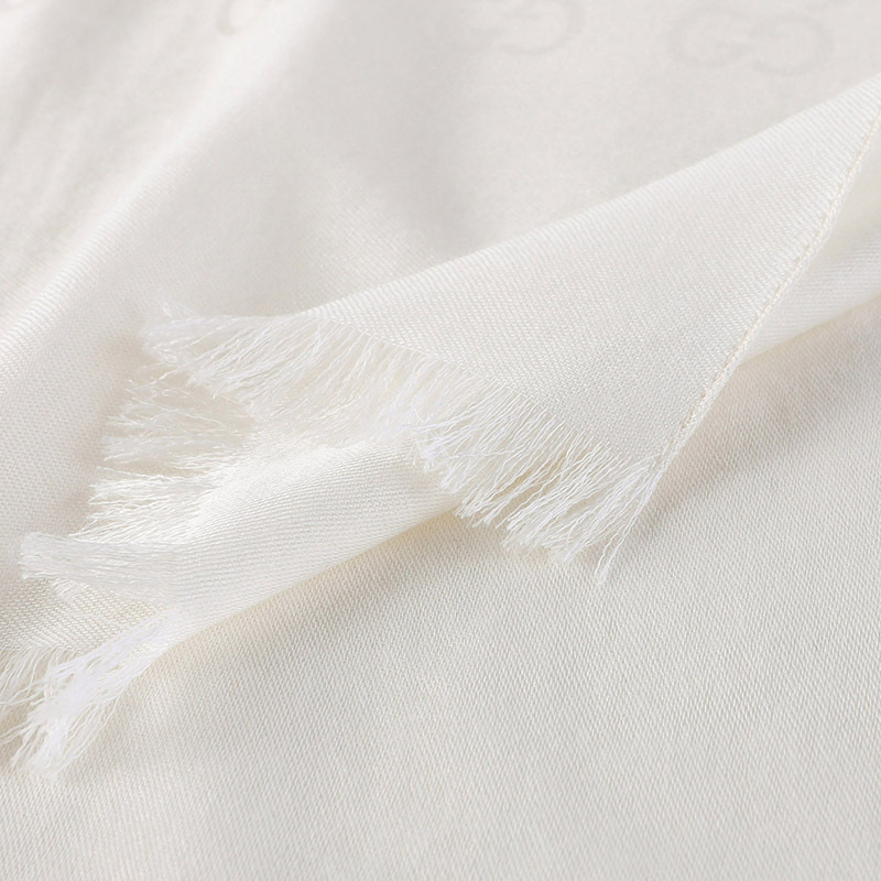 Gucci Logo Casual Scarf In White