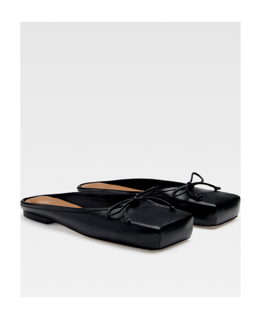 Jacquemus Les Mules Plates Leather Ballet Flat In Black