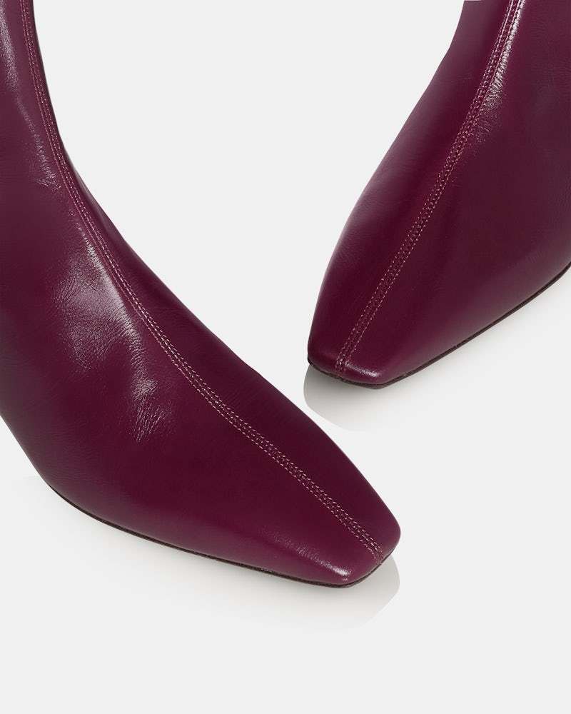 Aquazzura Square Toe Ankle Boots In Red