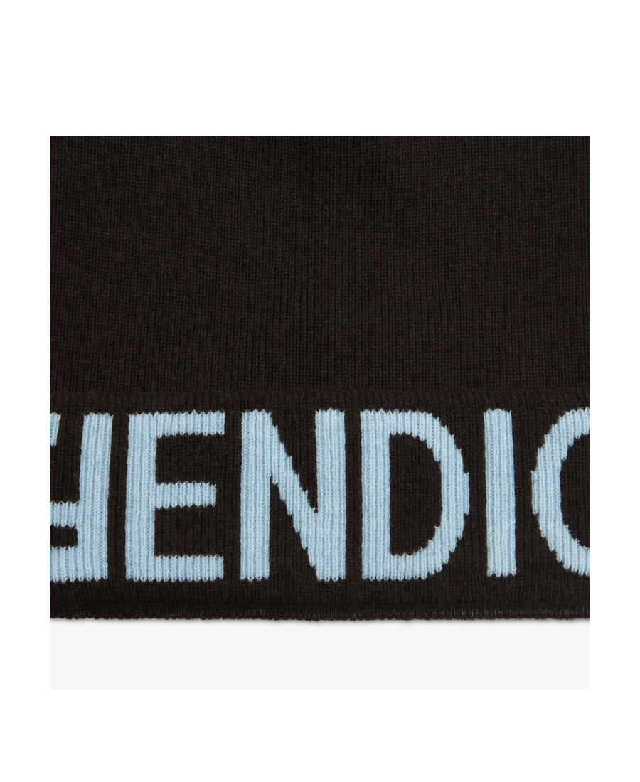 Fendi Logo Intarsia Knitted Beanie In Black