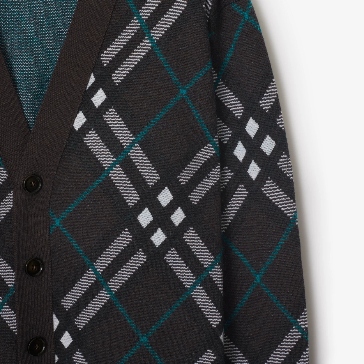 Burberry Checked V-neck Buttoned Cardigan In Green