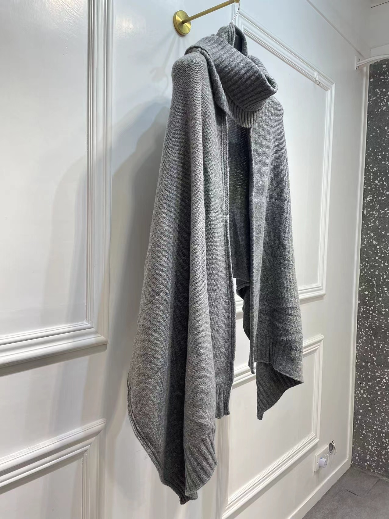 Max Mara Knitted Shawl In Gray