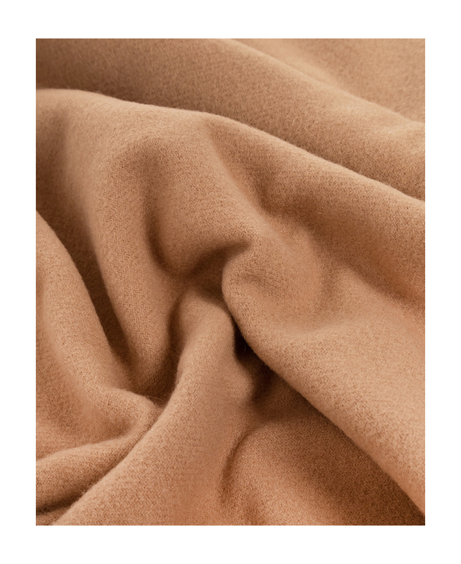 Totême Fringe-edge Detail Knit Scarf In Nude