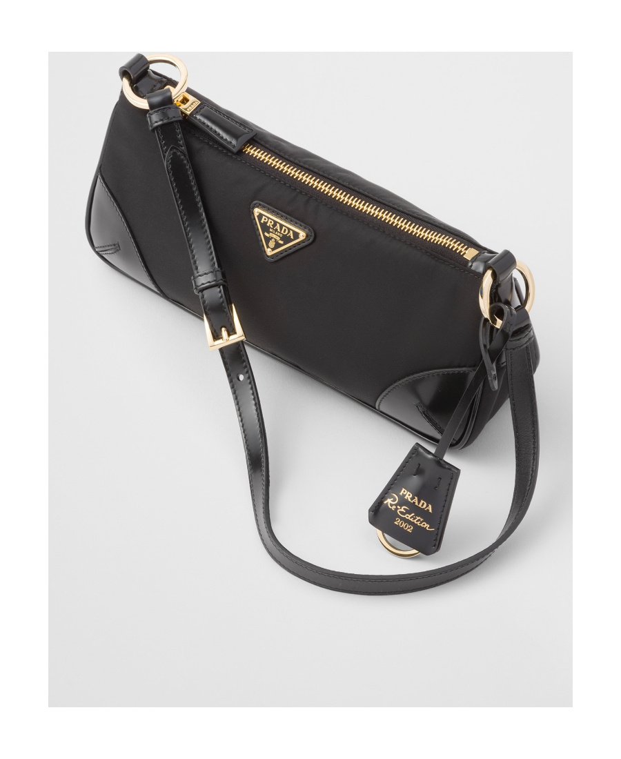 Prada Re-edition 2002 Small Leather Shoulder Bag In Black