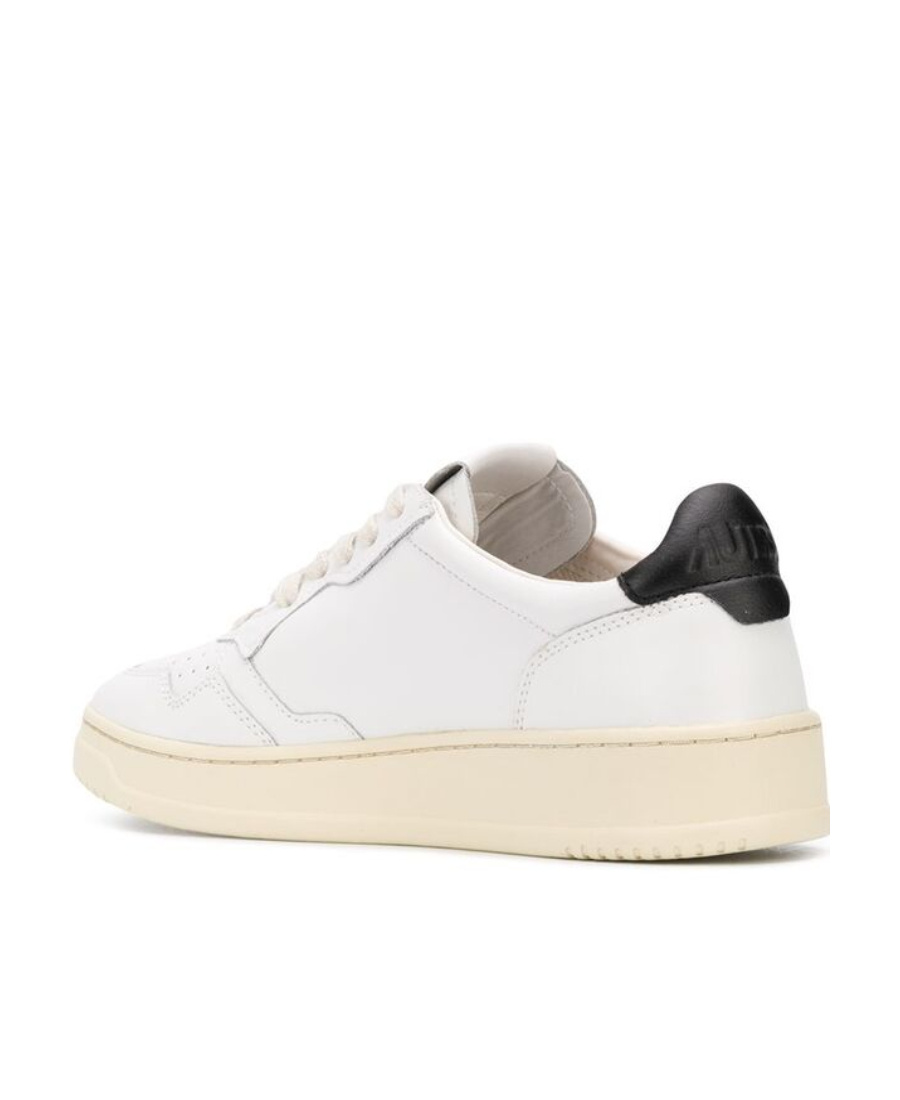 Autry Medalist Low-top Sneakers In White