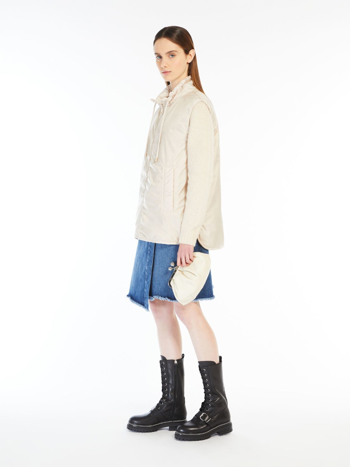 Weekend Max Mara Pasticcino Logo Shoulder Bag In Nude