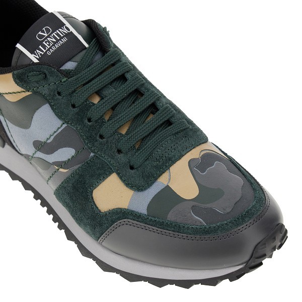 Valentino Camouflage Rockrunner Low-top Sneakers In Black