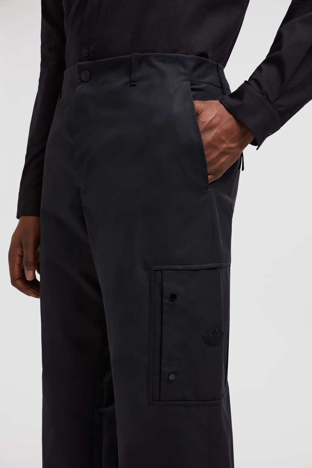 Moncler Logo-patch Cargo Trousers In Black