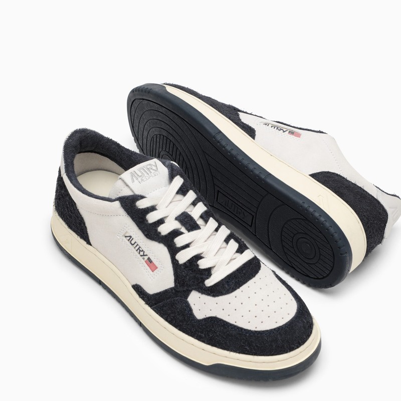 Autry Medalist Lace-up Sneakers In White