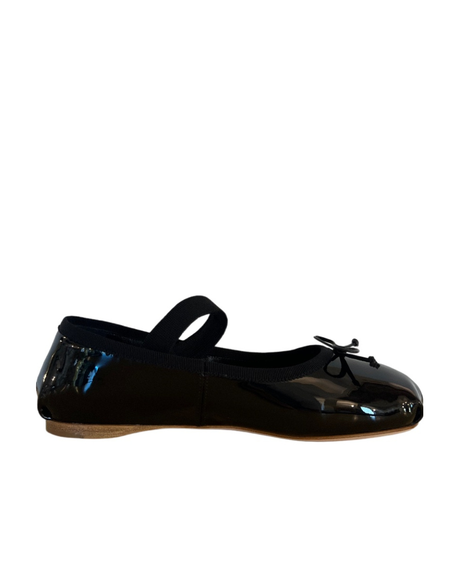 Miu Miu Round Head Ballet Shoes In Black