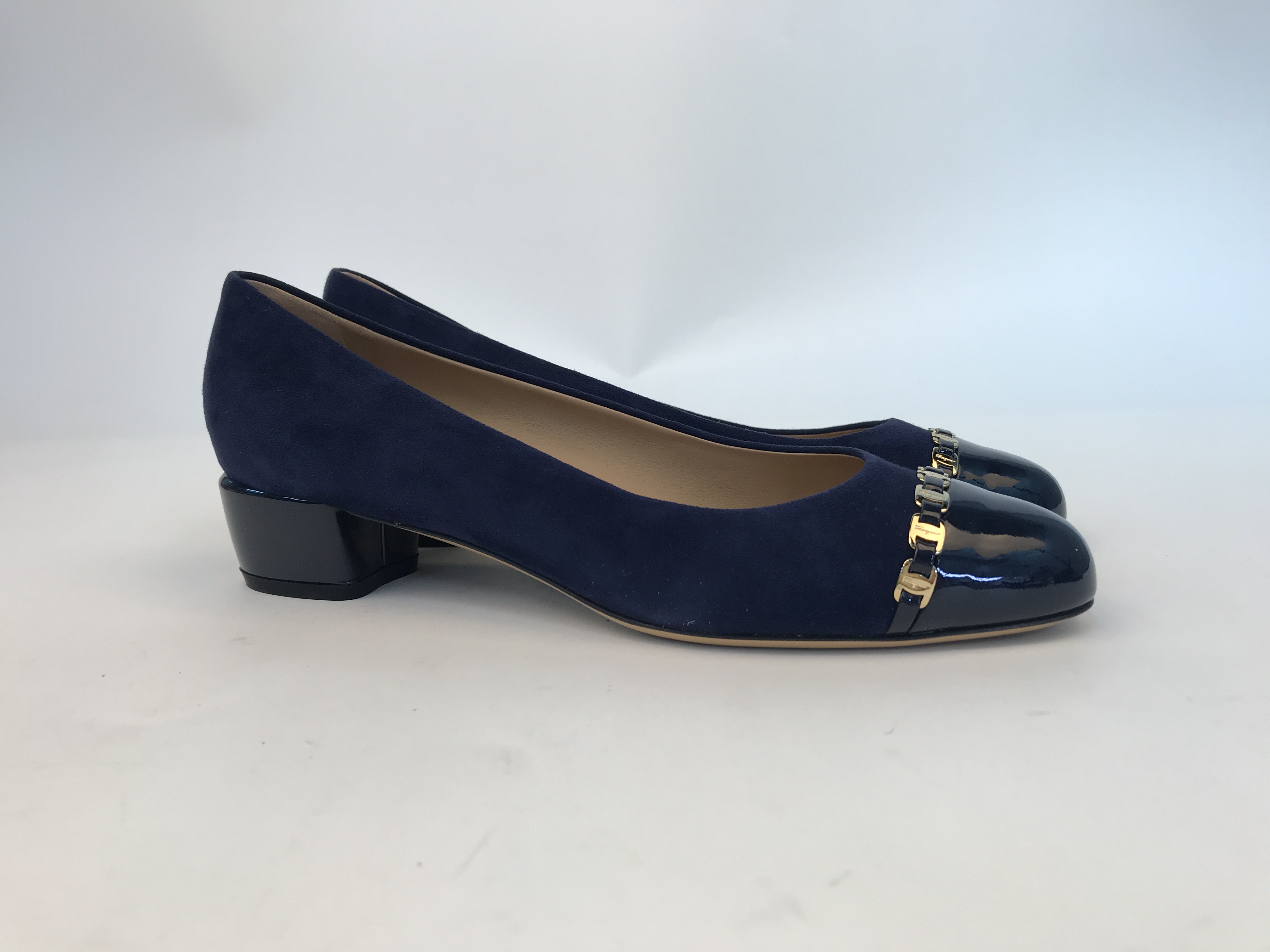 Ferragamo Logo High Heels In Black