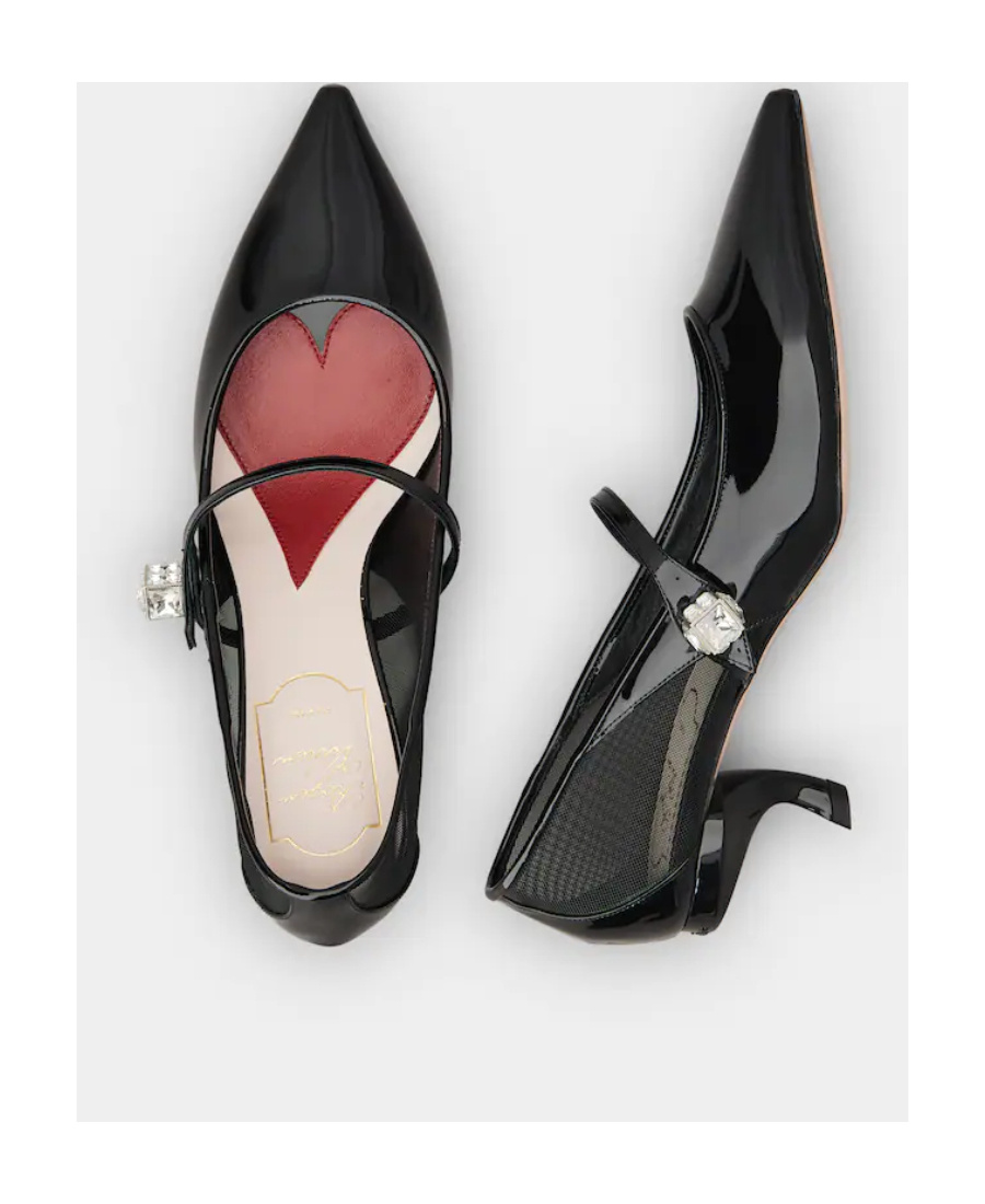 Shop Roger Vivier Virgule Babies Pumps In Pantent Leather In Black