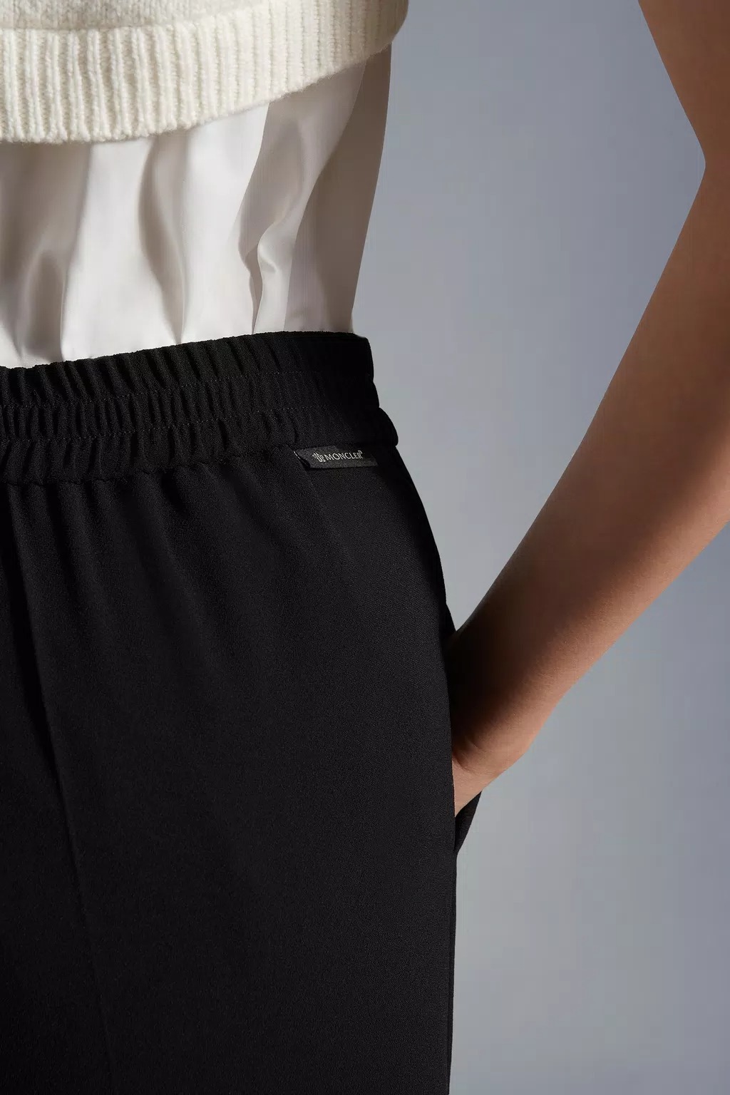MONCLER CRÊPE TROUSERS 