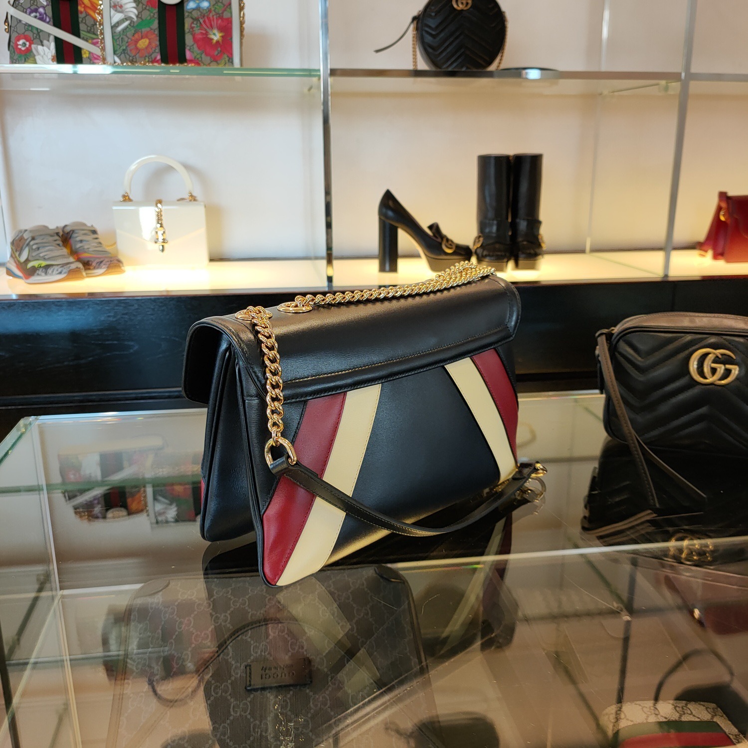 Gucci Medium Rajah Shoulder Bag In Black