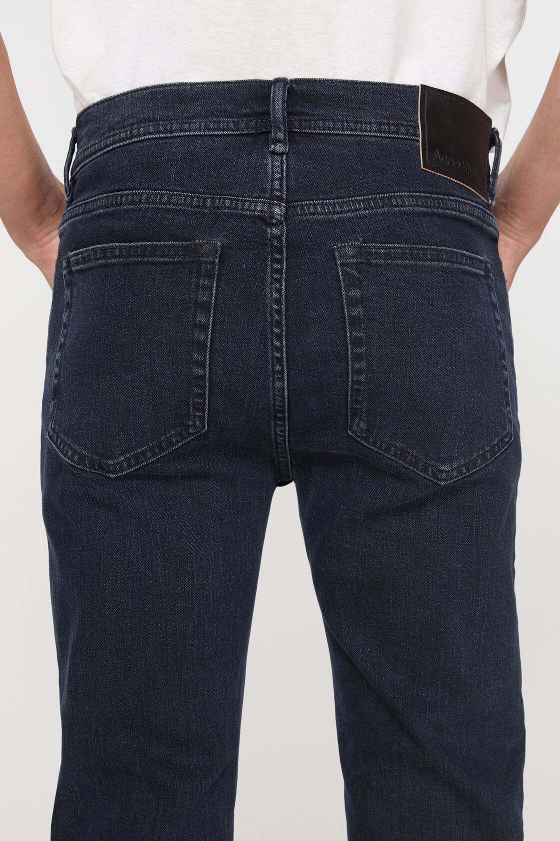 Acne Studios Jeans In Lockerer Passform – 2003 In Black