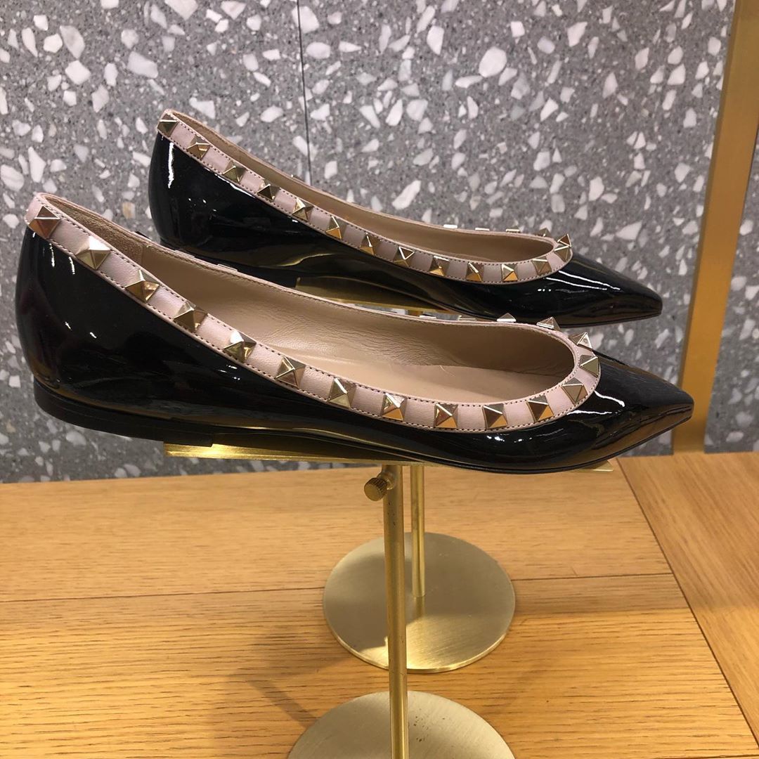 Valentino Rockstud Patent Leather Ballet Flats In Black