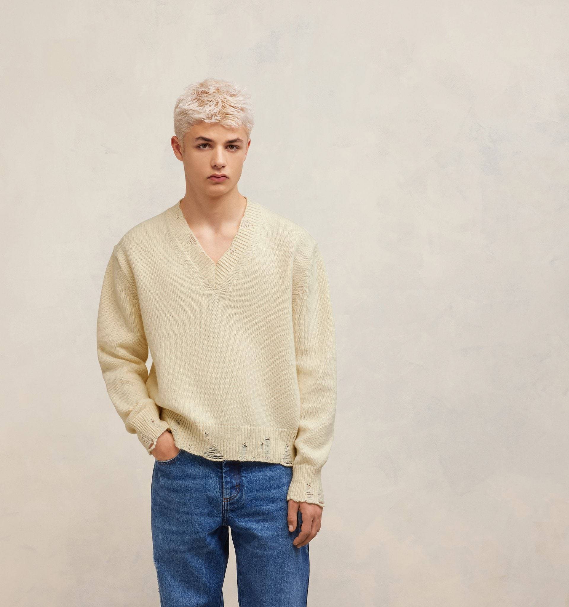Ami Alexandre Mattiussi White Wool Ami De Coeur V Neck Sweater White In Nude