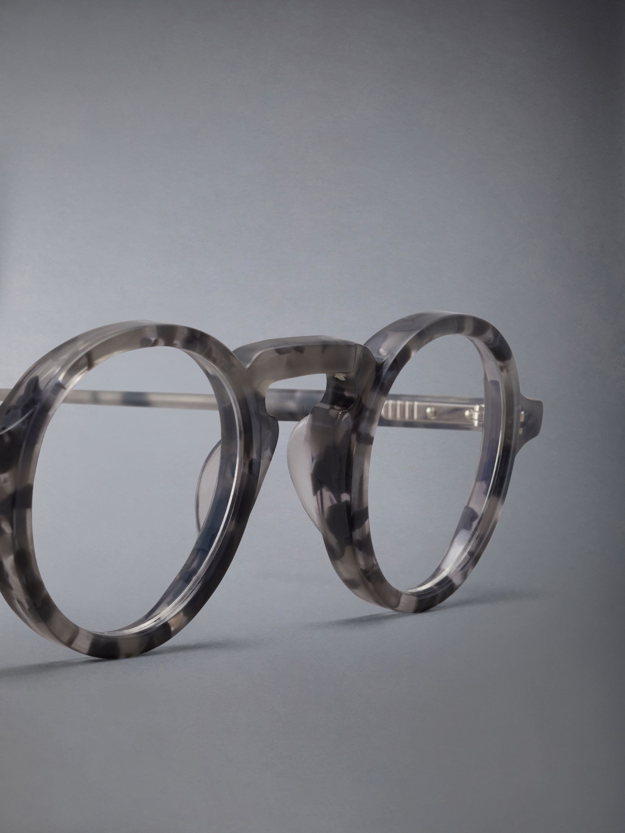 Thom Browne Marbled Round-frame Glasses In Black