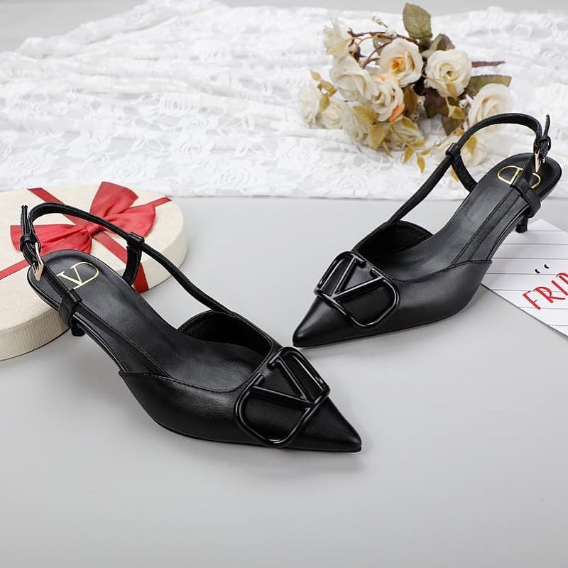 Valentino Vlogo 40 Patent Slingback Pump In Black