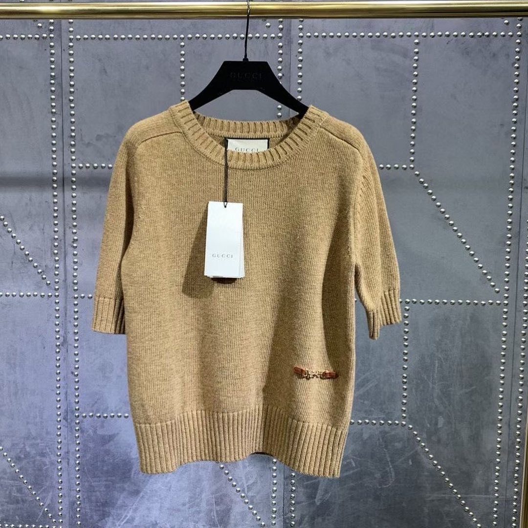 Gucci Horsebit-embellished Knitted Top In Nude