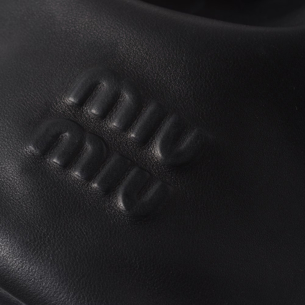 Miu Miu Leather Bucket Bag In Black