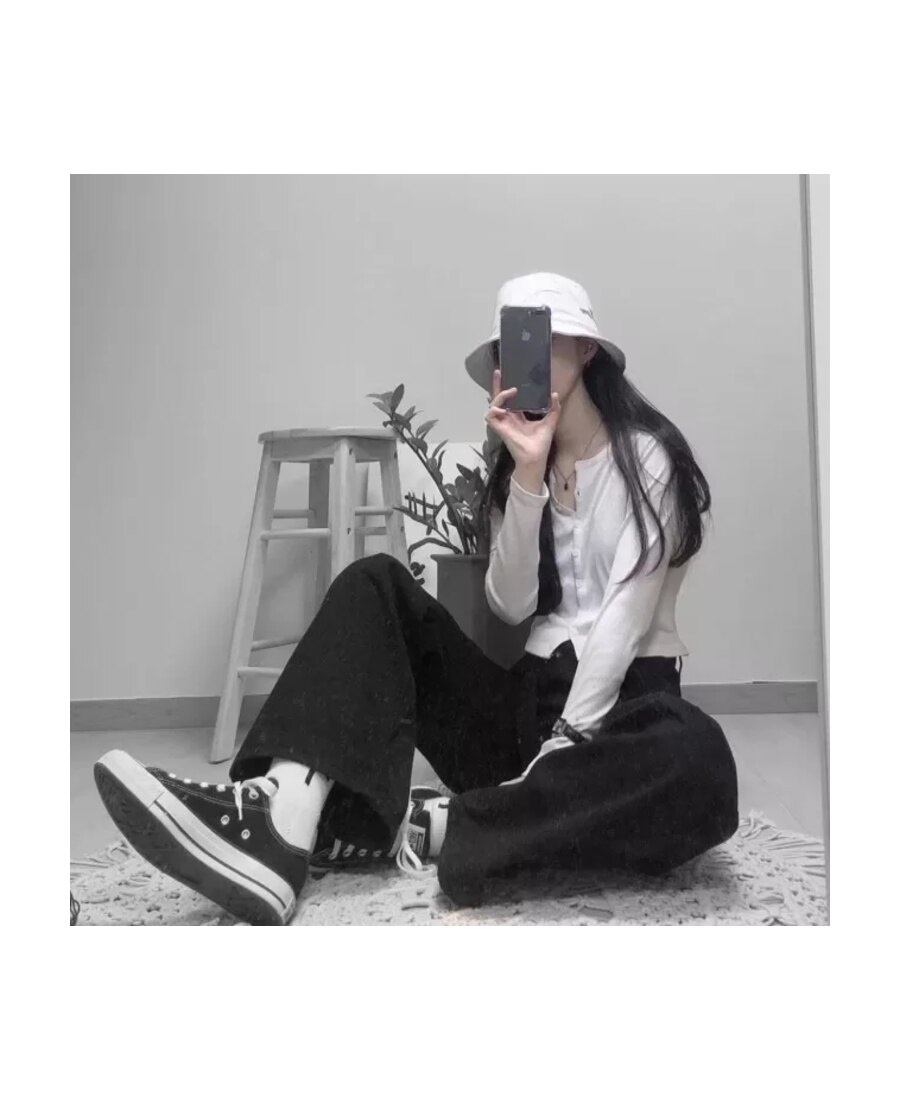 We11 Done Logo Printed Bucket Hat In White
