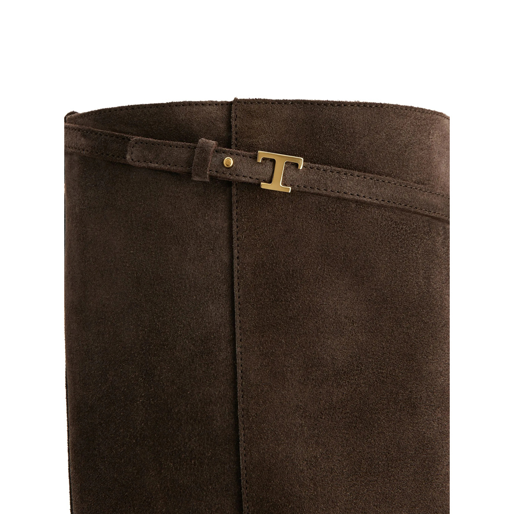 Tod's Round Toe Boots In Brown