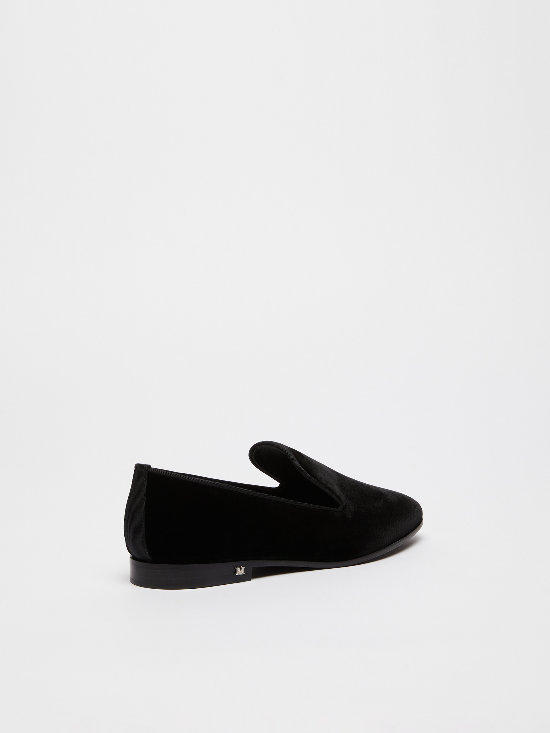 Shop Max Mara Slip-on Flat Shoes In Black